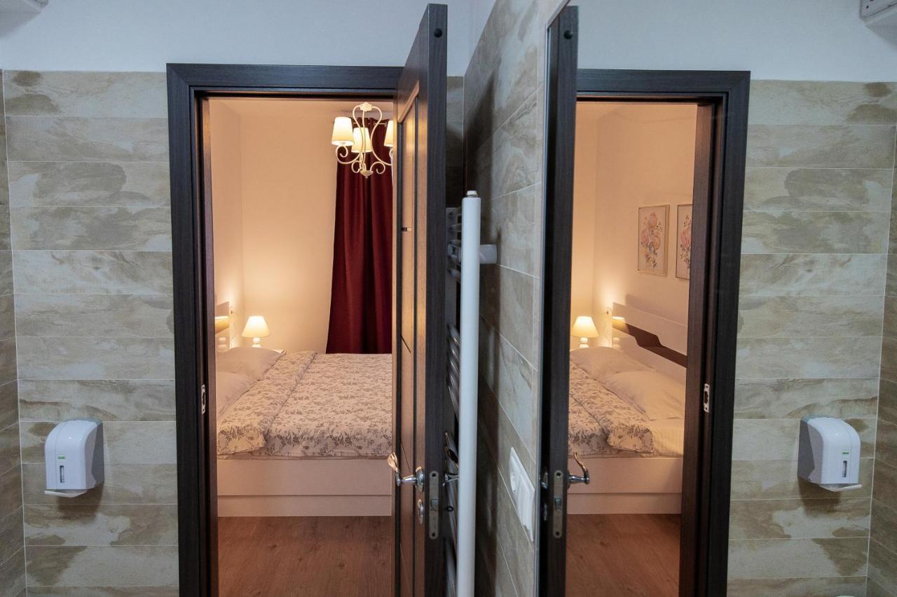 קלוז'-נאפוקה Tonitza Apartments מראה חיצוני תמונה