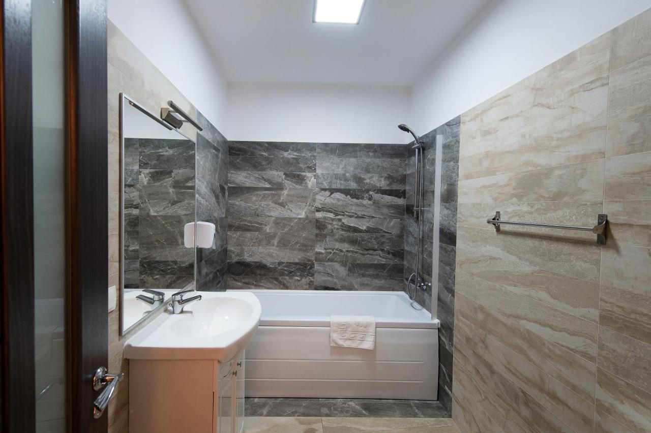 קלוז'-נאפוקה Tonitza Apartments מראה חיצוני תמונה
